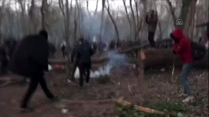 Sınıra yüklenen sığınmacılara Yunanistan'dan gazla müdahale (4)