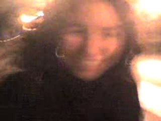 Iness qui ce balade à Grenay avc son pagnier à linge.