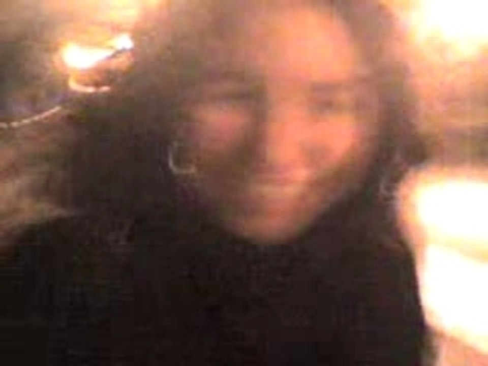 Iness qui ce balade à Grenay avc son pagnier à linge.