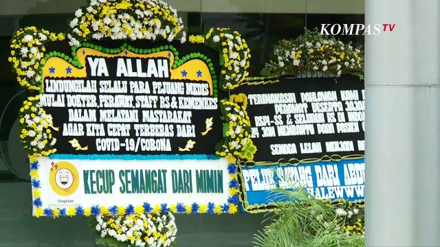 Karangan Bunga Berdatangan Apresiasi Tim Medis Tangani Virus Corona