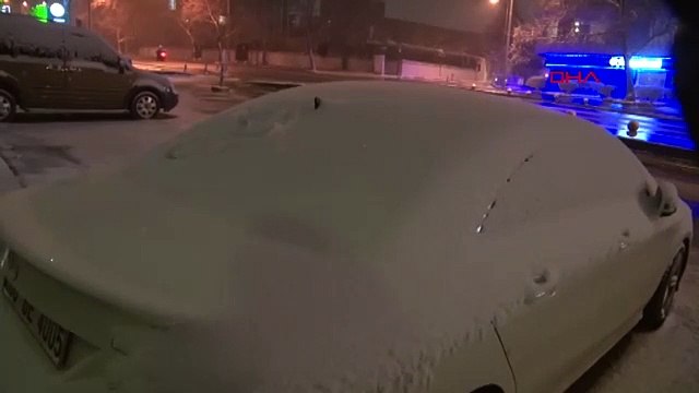 Kar yağışı, Ankara’yı beyaza bürüdü