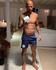 Felipe Melo'dan "Evde Kal" mesajı