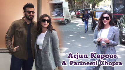 Télécharger la video: Arjun Kapoor Flirt!ng of Parineeti Chopra at Sandeep Aur Pinky Faraar Movie