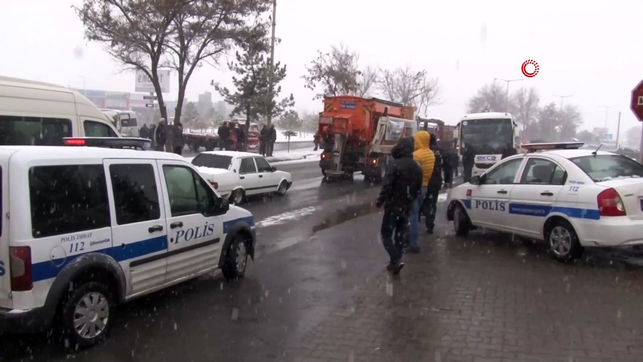 Kayseri'de Zincirlem Trafik Kazası, 18 Yaralı