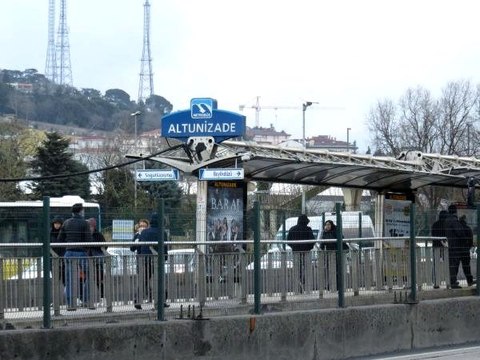Cumhurbaşkanı Erdoğan'ın Evde kalın çağrısının ardından İstanbul'da yollar boş kaldı