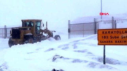 Ardahan'ın yükseklerinde kar ve tipi etkili oluyor
