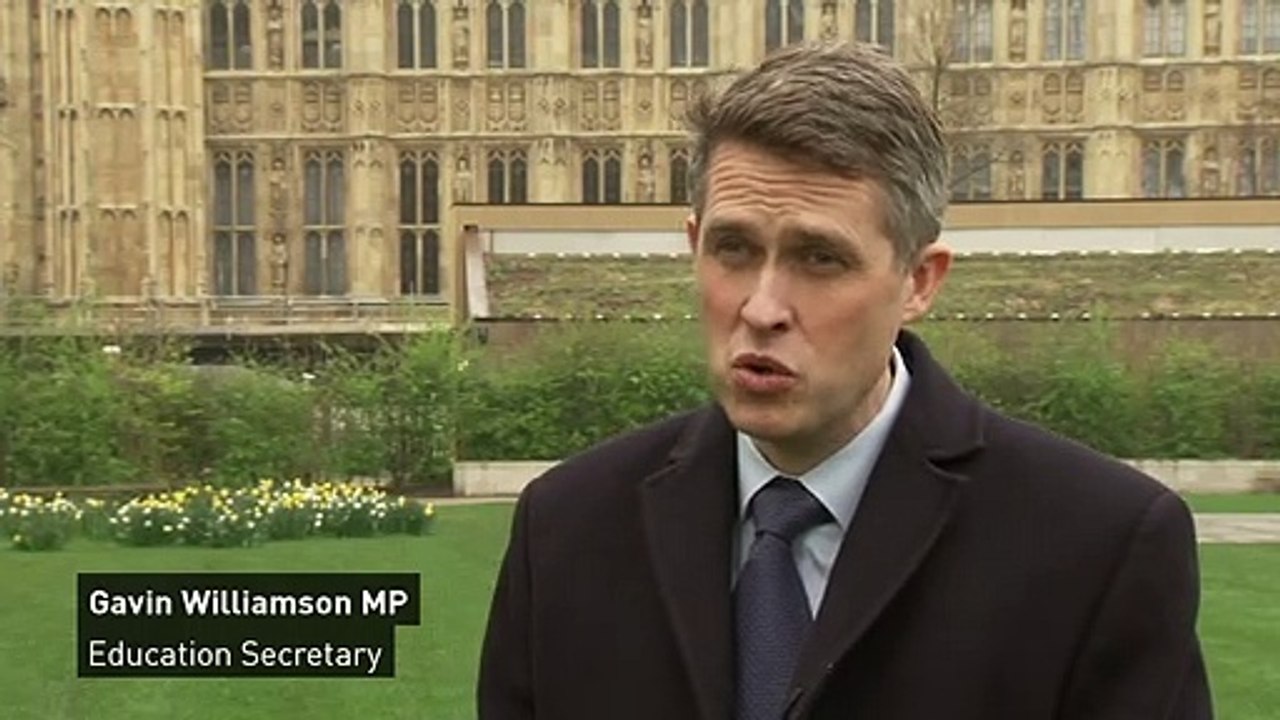 Williamson reassures parents on school closures