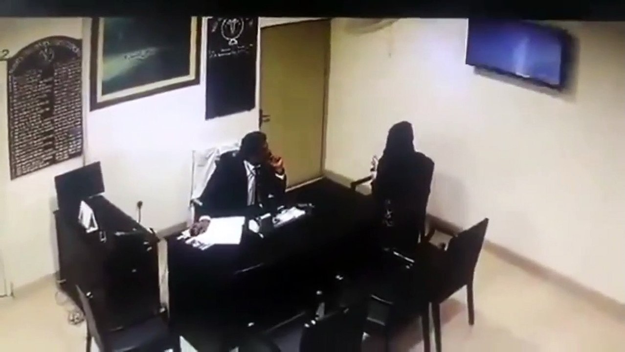 Dr Fayyaz doing bad things with nurse in Kamoke Civil Hospital