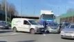Road rage entre un camion et des automobilistes