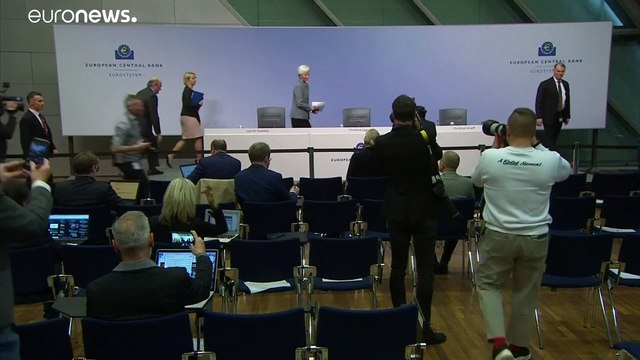 Ποσοτική χαλάρωση 750 δισ. ευρώ ανακοίνωσε η ΕΚΤ