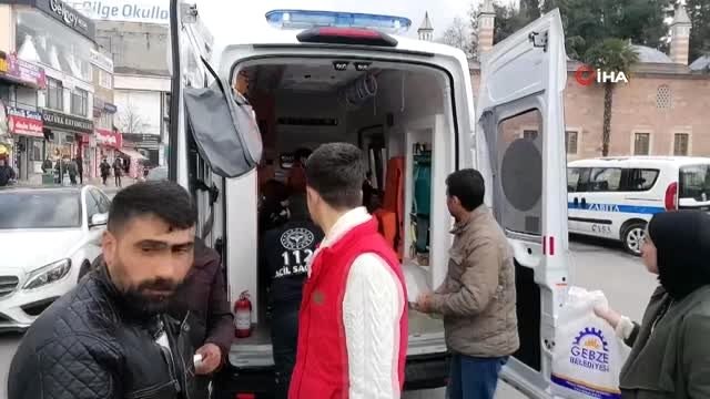 Yolun karşısına geçmek isterken canından oluyordu