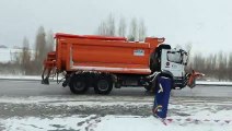 Sertavul Geçidi'nde yoğun kar nedeniyle ulaşım kontrollü sağlanıyor - KARAMAN