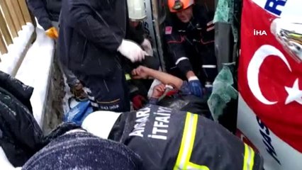 Aksaray'da hasta taşıyan minibüs devrildi: 2 yaralı