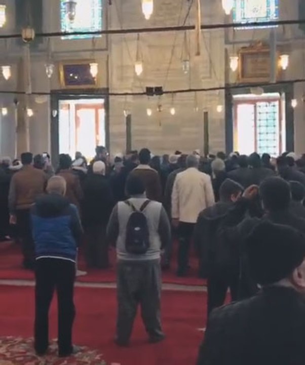 Caminin imamını çileden çıkardılar: Cemaat camiyi bu hale getiremezsiniz