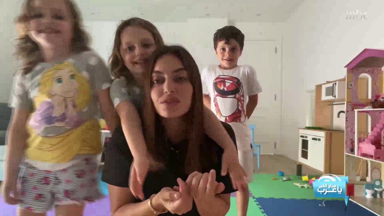 أشهر أم على إنستجرام.. كارن وازن توجه نصائحها إلى كل الأمهات