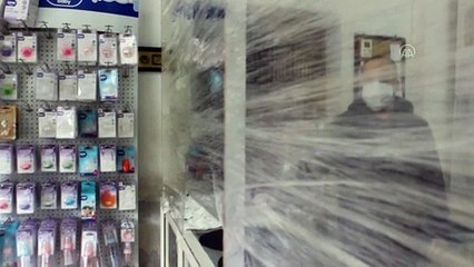 Eczacıdan koronavirüse karşı streç filmli paravan önlemi - ŞANLIURFA