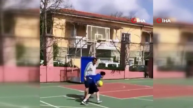 Ergin Ataman antrenmanı iptal etti, evinde oğluyla basketbol oynadı