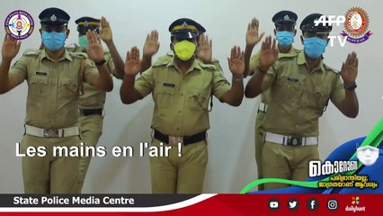 Coronavirus : la police indienne danse pour montrer comment se laver les mains