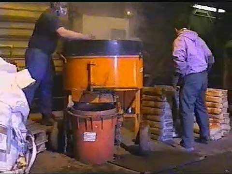 Coulage de Béton réfractaire dans un cubilot chez Norfond par SFR