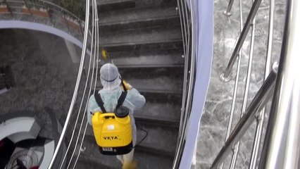 Cumhuriyet Üniversitesinde koronavirüse karşı ilaçlama yapıldı