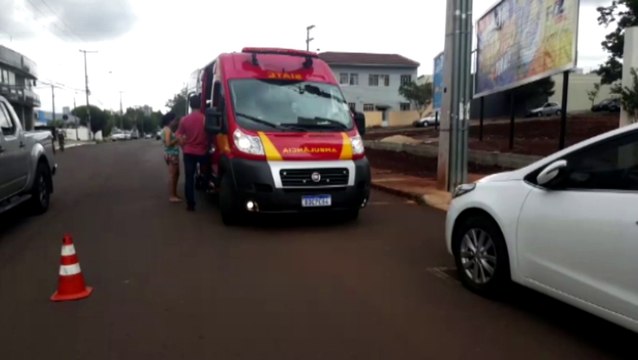 HB20 e Peugeot batem em cruzamento no Bairro Parque São Paulo