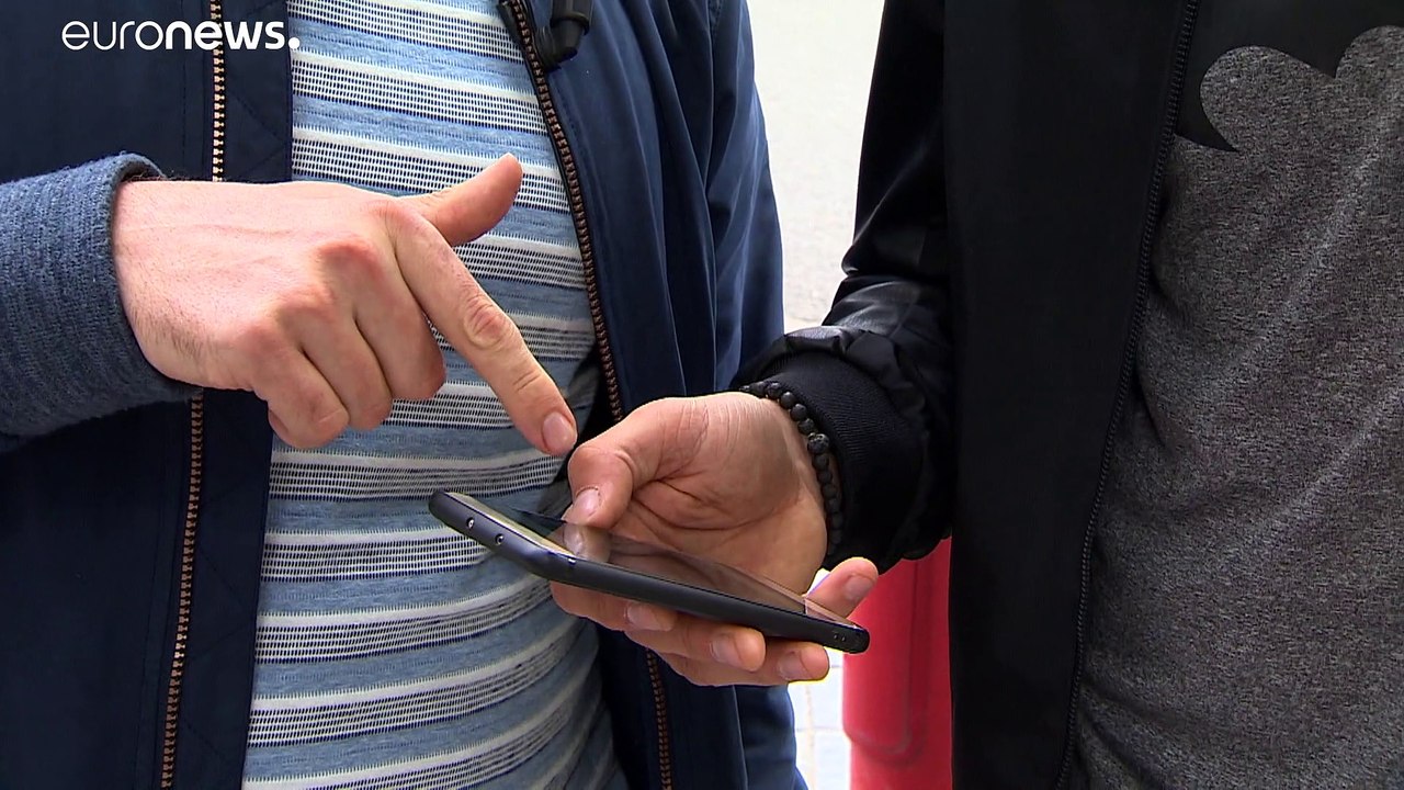 'Was passiert mit den Daten?' Kritik an Handy-Überwachung