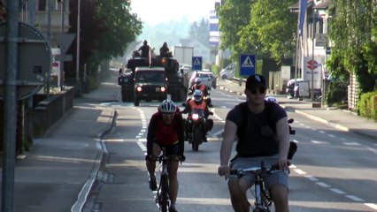 Au rond point tu tombes sur l'armée !