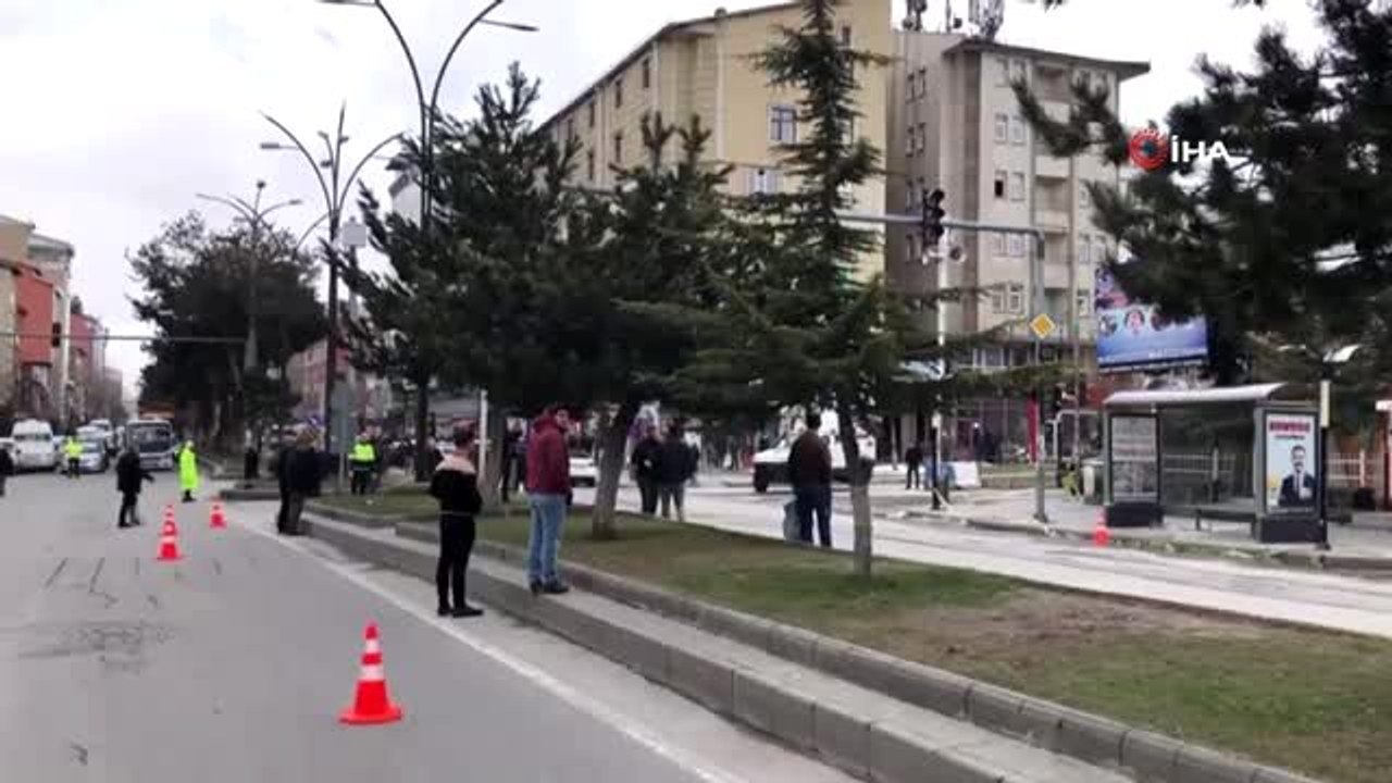 Minibüs durağında şüpheli paket paniği