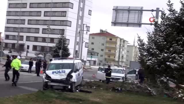 Niğde'de polis otosu ile otomobil çarpıştı: 1'i ağır 5 yaralı