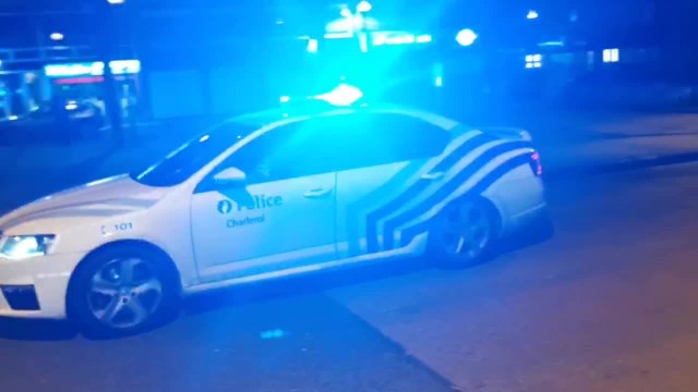 Charleroi: la police passe l’hymne national dans le boulevard Tirou