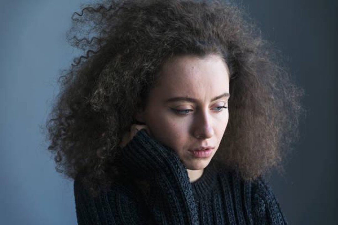 5 Warning Signs You Might Be Depressed (and Not Just in a Bad Mood)