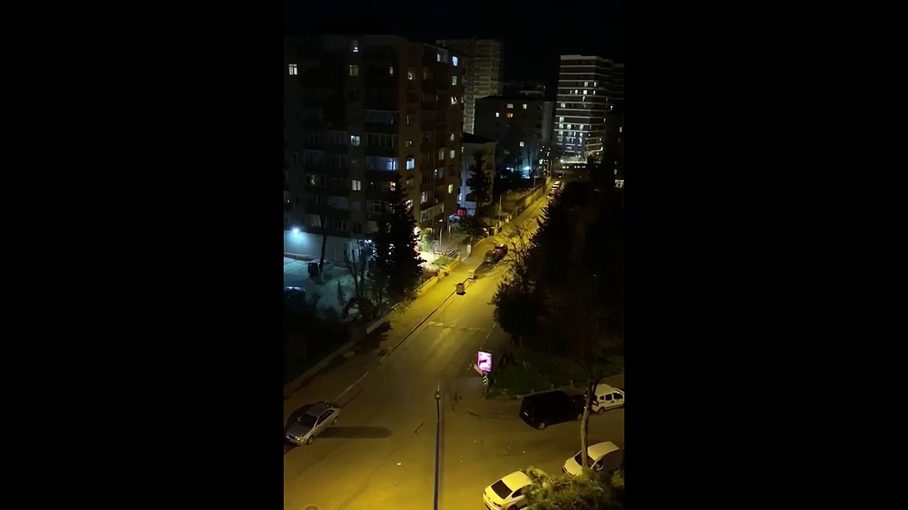 Türkiye balkonlarda ! Sağlık çalışanlarına destek !