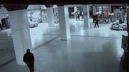 Elazığ'daki 5.0'lık deprem anı kamerada