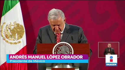 López Obrador presume amuleto contra coronavirus
