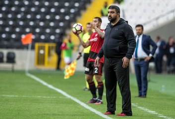 Türkiye'ye dönüş yapan Ümit Özat, kendisini 14 gün karantinaya alacak