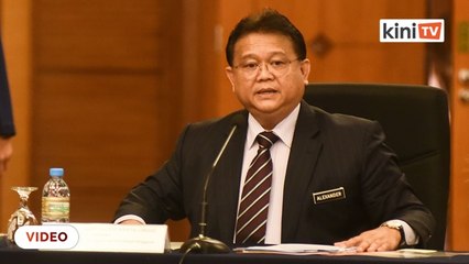 Menteri galak pasar raya periksa suhu badan pelanggan