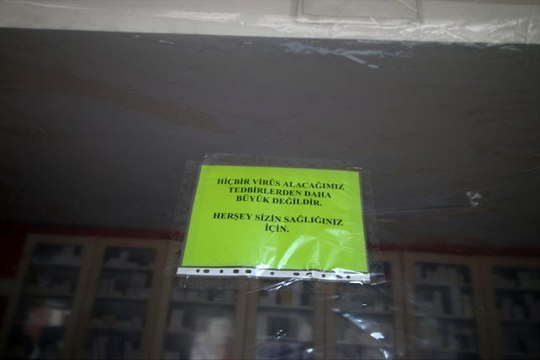 Konyalı eczacı, koronavirüse karşı brandayla önlem aldı