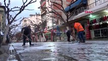 AYDIN Caddeler ve sokaklar lavanta kokulu deterjanla yıkanıp, dezenfekte edildi