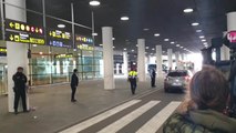 Retiran el coche que ha irrumpido en la T1 de El Prat