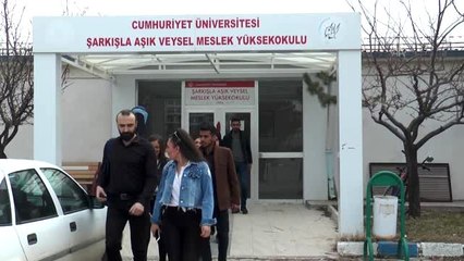 Aşık Veysel'in adını taşıyan okulun öğrencileri ünlü ozandan feyzalıyor