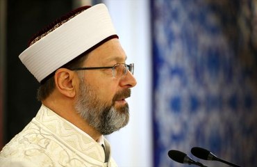 Diyanet İşleri Başkanı Erbaş: Cuma ve cemaatle namazda ısrar, caiz değil