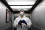 Koronavirüs salgını - İtalya'da çalıştığı hastanenin fotoğraflarını çeken hemşire: "Siperdeymişiz...