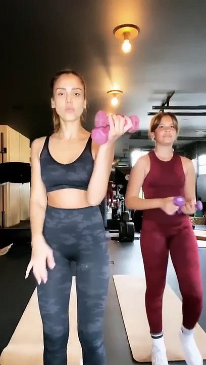 JESSICA ALBA RUTINA DE ENTRENAMIENTO CASEROS 20.03.2020
