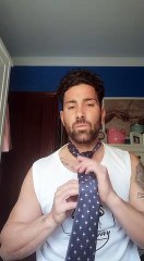 "Yo saco al perro" con las notas del himno del Sevilla