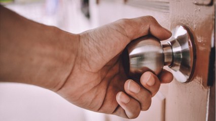 How Long Does The Coronavirus Lasts On Surfaces?