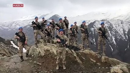 Mehmetçikten sağlık çalışanlarına alkışlı destek