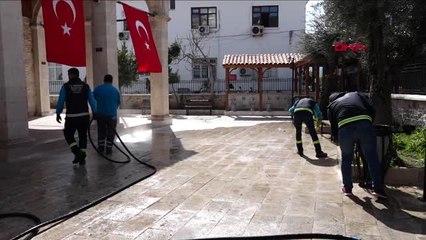 MUĞLA Marmaris'te koronavirüs önlemi için 8 günde 30 bin litre dezenfektan kullanıldı