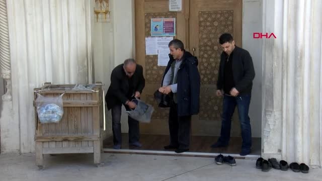 CAMİLER KAPALI KALDI, CUMA NAMAZI KILINMADI