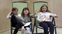 Sophia, Isabella e Alice Dançando Unicórnio e Lendo Cartas