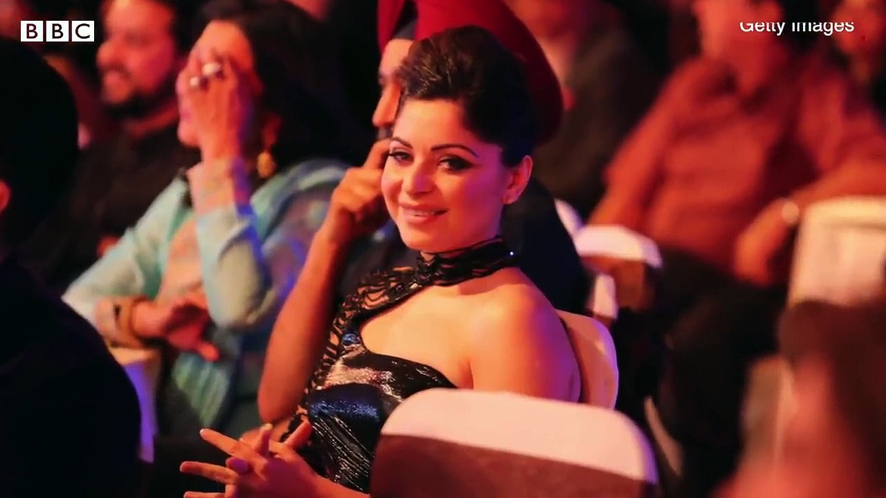 Kanika_Kapoor_को_Corona_Virus,_पार्टी_की_वजह_से_Lucknow_में_Lockdown